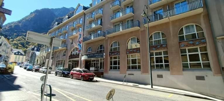 Appartement Prive Dans Residence Balneo Aladin Cauterets Zewnętrze zdjęcie